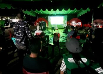 Korban Letusan Gunung Lewotobi, Nobar Laga Indonesia – Jepang di Pengungsian